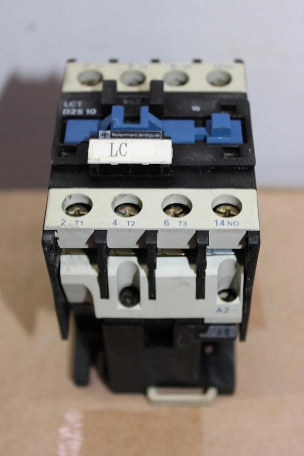 Used TELEMECANIQUE CONTACTOR LC1D2510 40 AMP 600 VAC 20 HP COIL: 120 VOLT