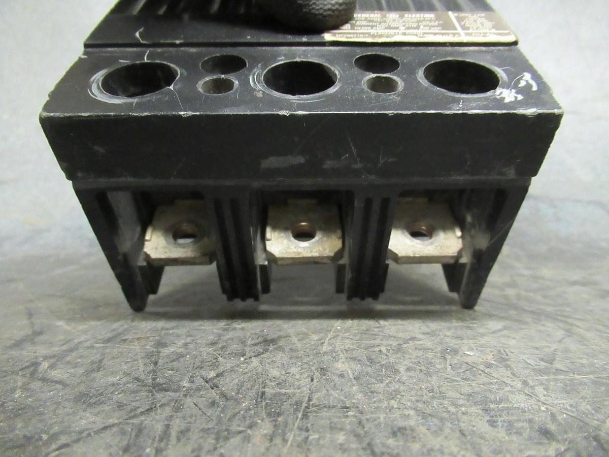 Used 225 AMP GENERAL ELECTRIC TQD32225 240 VAC 3 POLE CIRCUIT BREAKER GE 3 PHASE