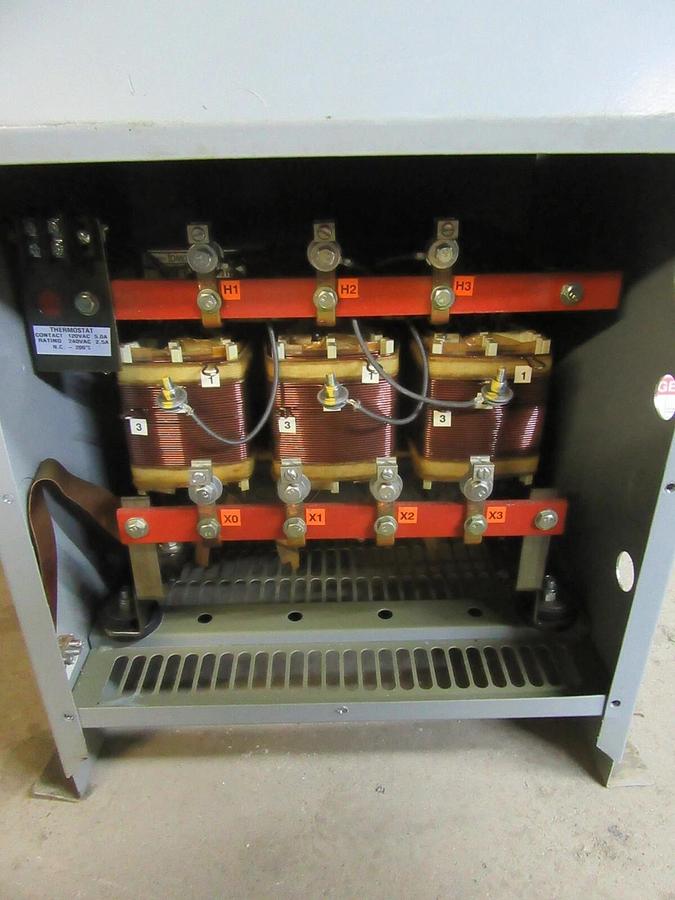 Used HAMMOND TRANSFORMER DM014JJ 14 KVA PRI: 460V SEC: 266V NEMA 3R