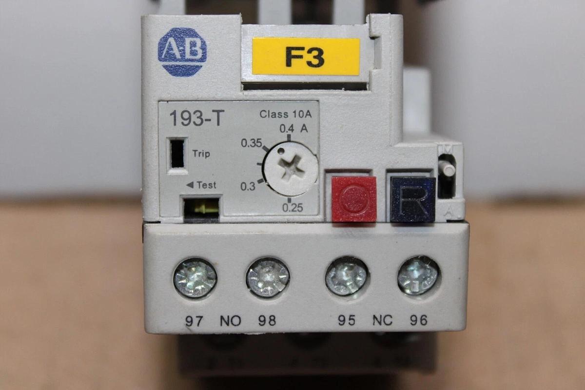 Used ALLEN BRADLEY STARTER 100-C09*400 SER. A 600 VAC 25 AMP 7.5 HP W/ 193-T1AA40