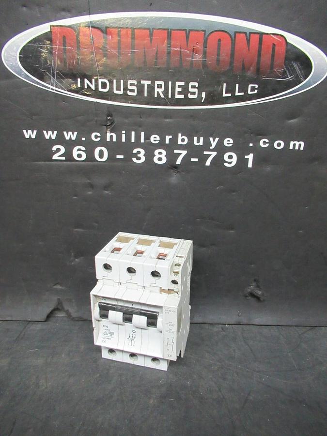 Used SIEMENS CIRCUIT BREAKER 5SX23 C10 10 AMP 480 VAC 3-POLE W/ 5SX9100 AUXILLIARY