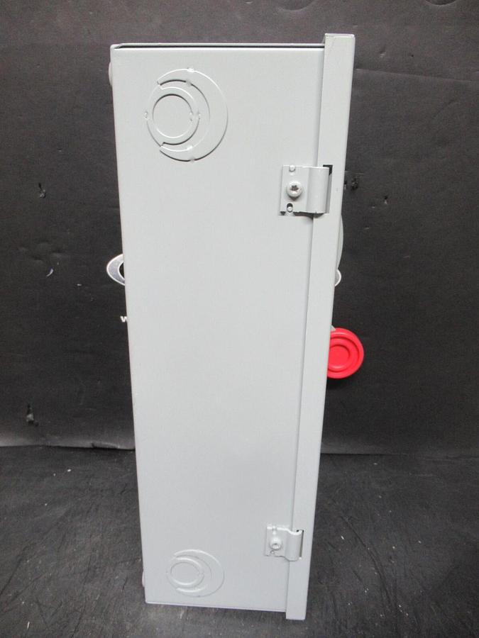 NEW IN BOX EATON HEAVY DUTY SAFETY SWITCH DH221FGK 30 AMP 240 VAC 7.5 HP 2-POLE