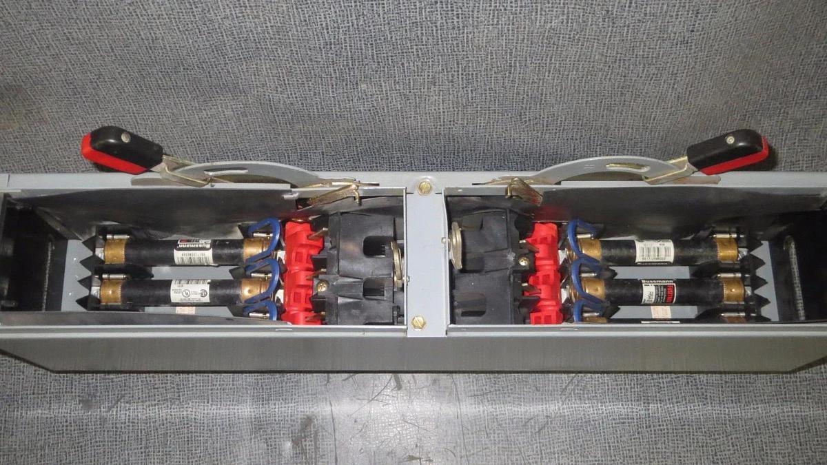 Used SQUARE D DUAL FUSIBLE SWITCH QMB361TW SERIES E1 30 AMP 3 POLE 600 VAC 20 HP