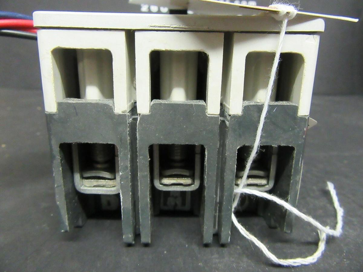 Used 30 AMP ALLEN BRADLEY BREAKER 140M-H8P-C30 3 POLE 480 VAC **WARRANTY INCLUDED**