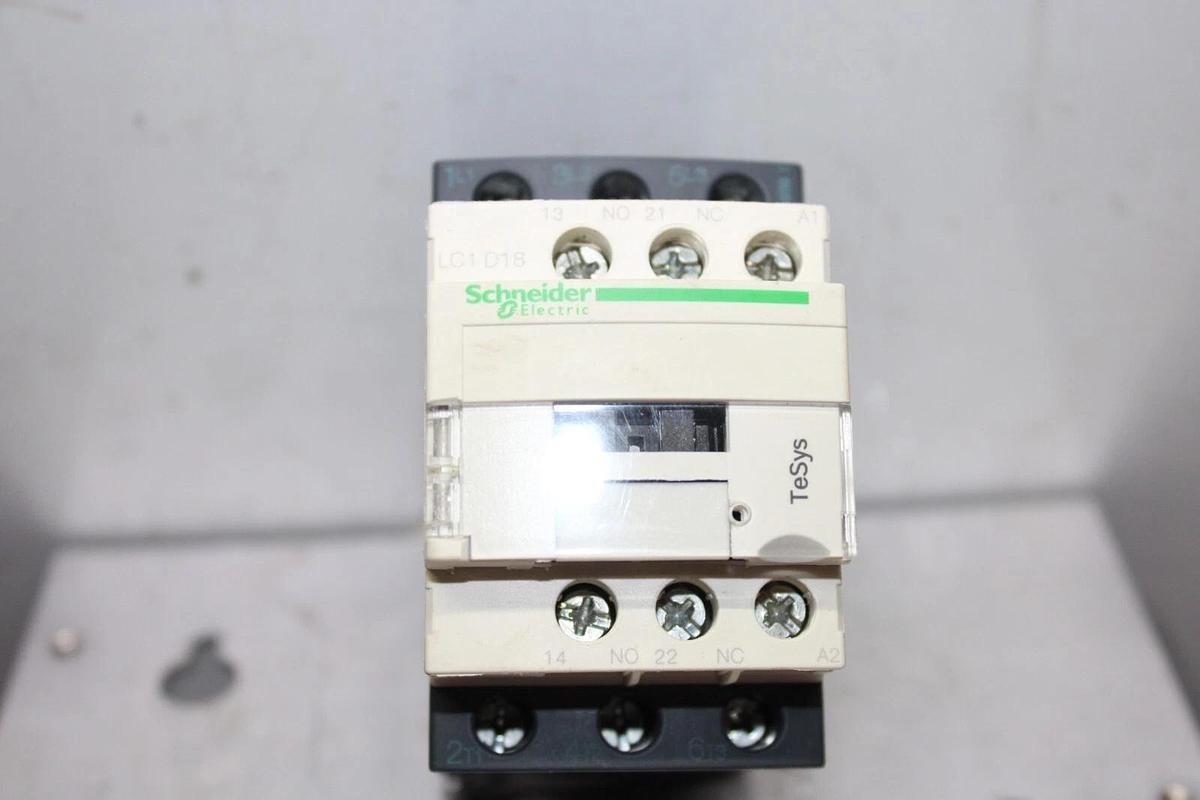 Used SCHNEIDER CONTACTOR LC1D18 32 AMP 600 VAC 3-POLE 3-PHASE 10 KW COIL: 120V