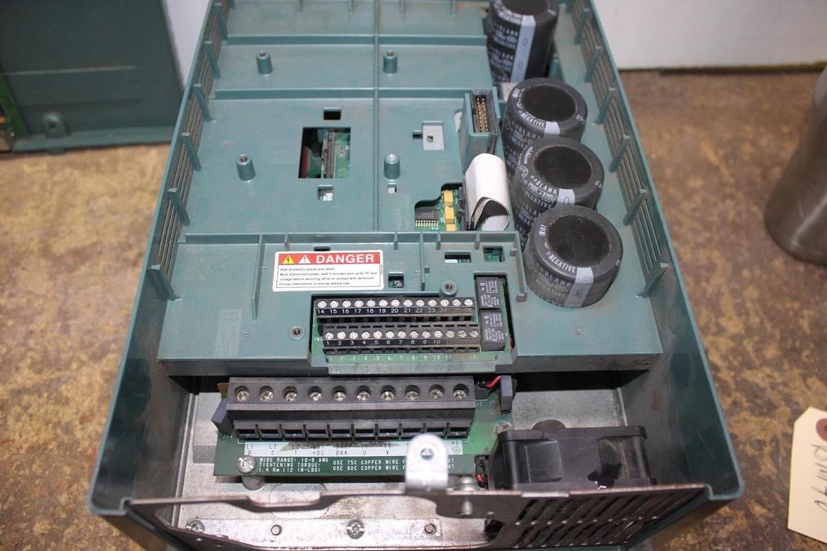 Used ROCKWELL VTAC9 VARIABLE SPEED DRIVE 9VT401-027HTAN 480V 3-PHASE 20HP 24.5 AMP