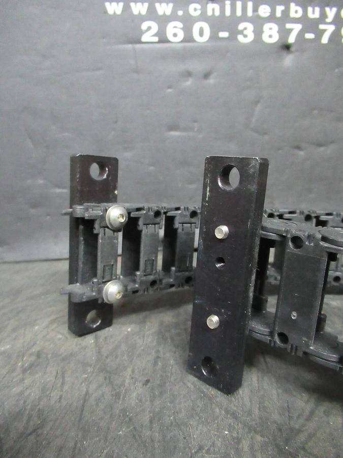 Used NYLATRAC ADJUSTABLE WIRE TRACK 34 LINKS 17" LENGTH X 1 1/2" WIDTH X 1/2" TALL