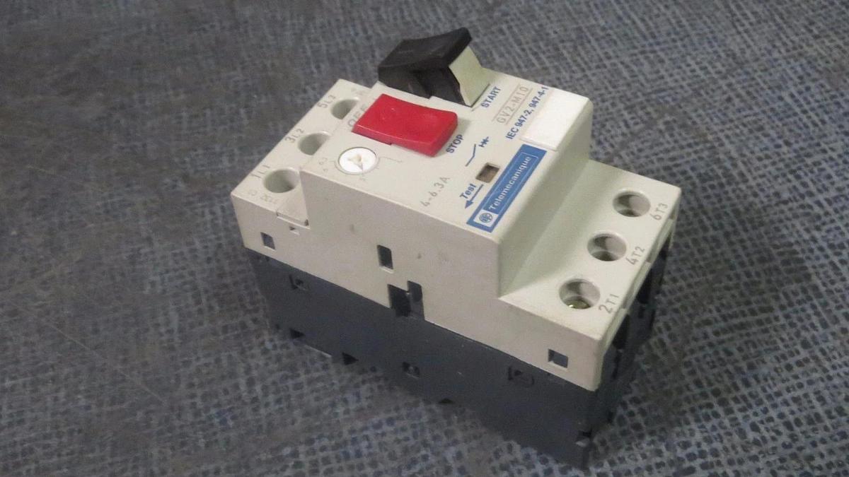 Used (1) TELEMECANIQUE CONTACTOR MANUAL MOTOR START 4-6.3 AMP 600V  MODEL: GV2-M10