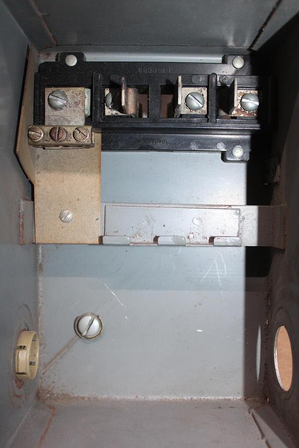 Used ABB CIRCUIT BREAKER SACE TMAX SACE T6H800 600 VAC 600 AMP 3-POLE