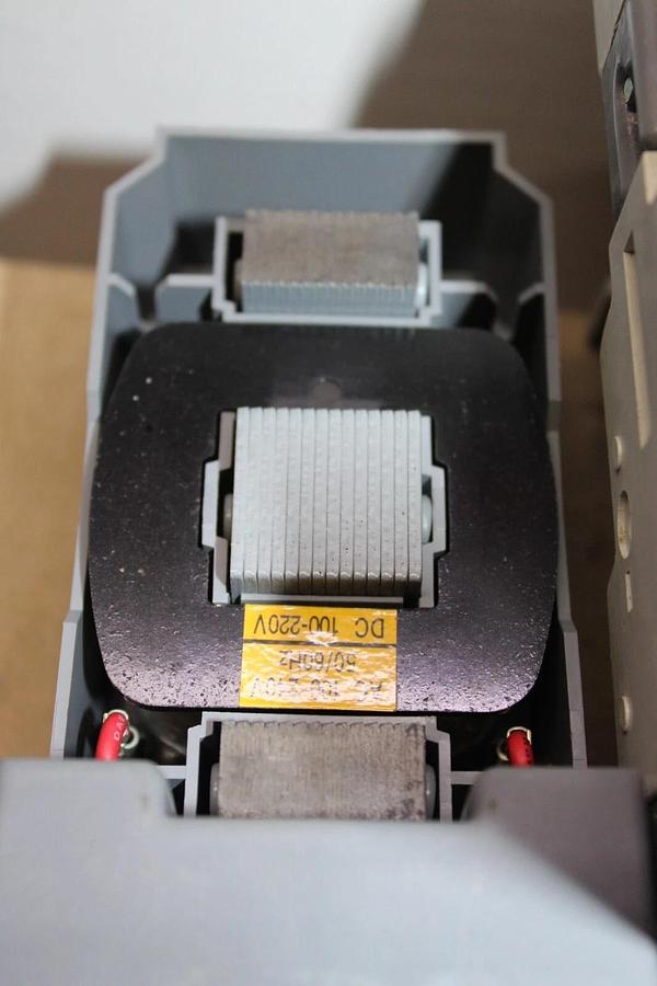 Used BENSHAW NEMA CONTACTOR RSC-150 NEMA 4 600 VAC 3-POLE 210 AMP 100 HP COIL: 240V