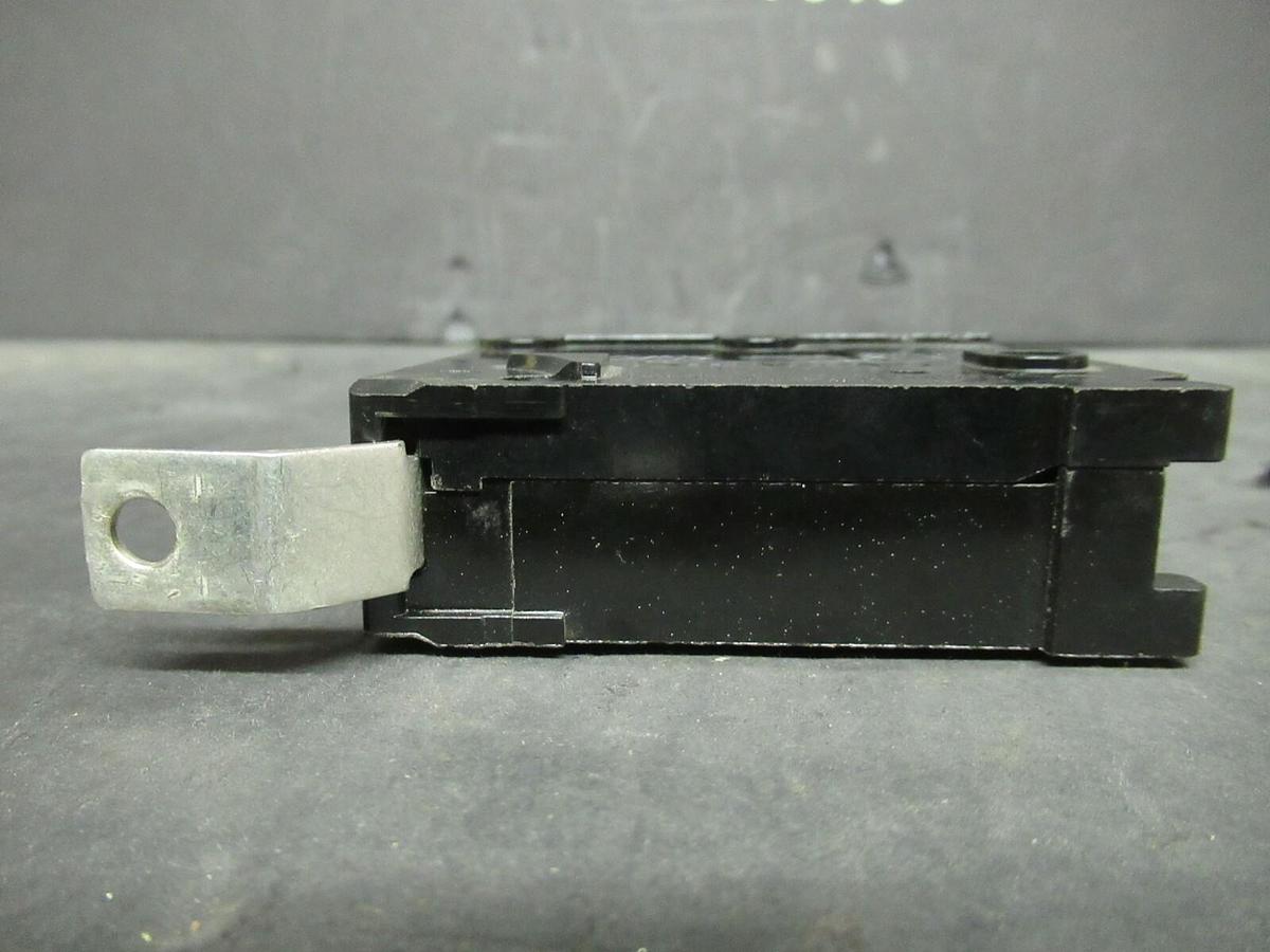 Used 20 AMP SIEMENS B120 1 POLE BREAKER 240 VAC TYPE: BL