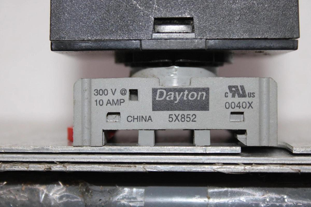 Used ENTRELEC SSAC VOLTAGE MONITOR PLM6405 200-240 VAC 8 AMP **WARRANTY**