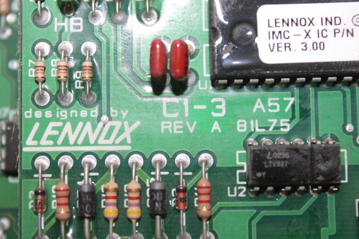 Used LENNOX HVAC CONTROL BOARD 34M52 M1-6 REV. C W/ 91J89 EM-1 REV C ECONOMIZER BOARD