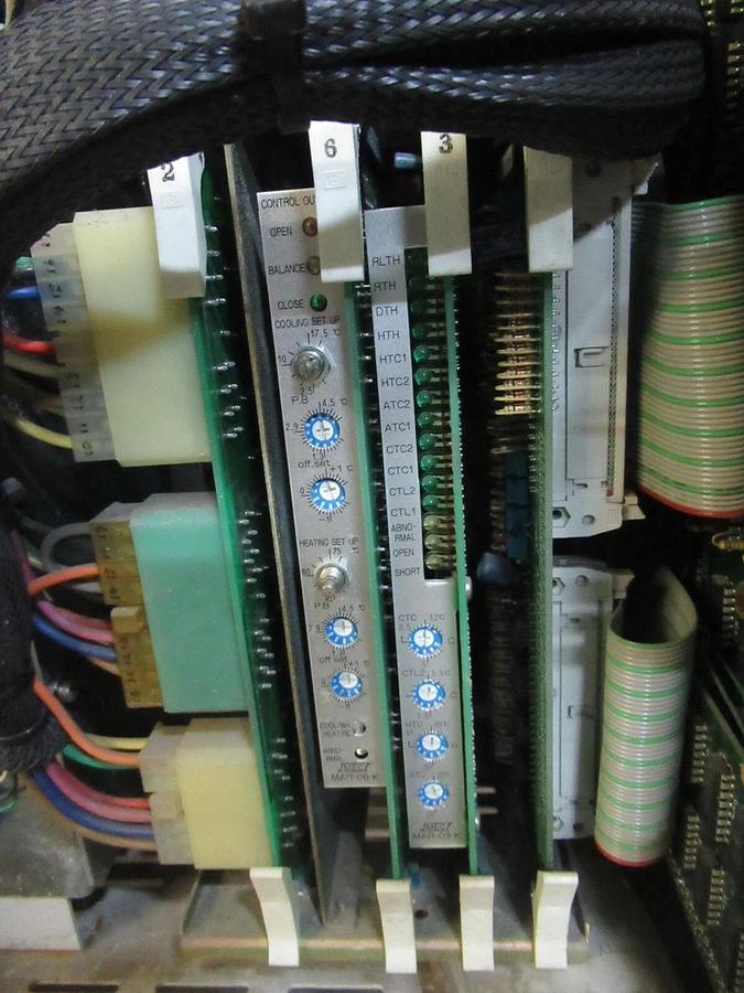 Used TRANE THERMACHILL CONTROL PANEL FOR ABSORBTION CHILLER 180-220 VAC 46.5-50.9 AMP