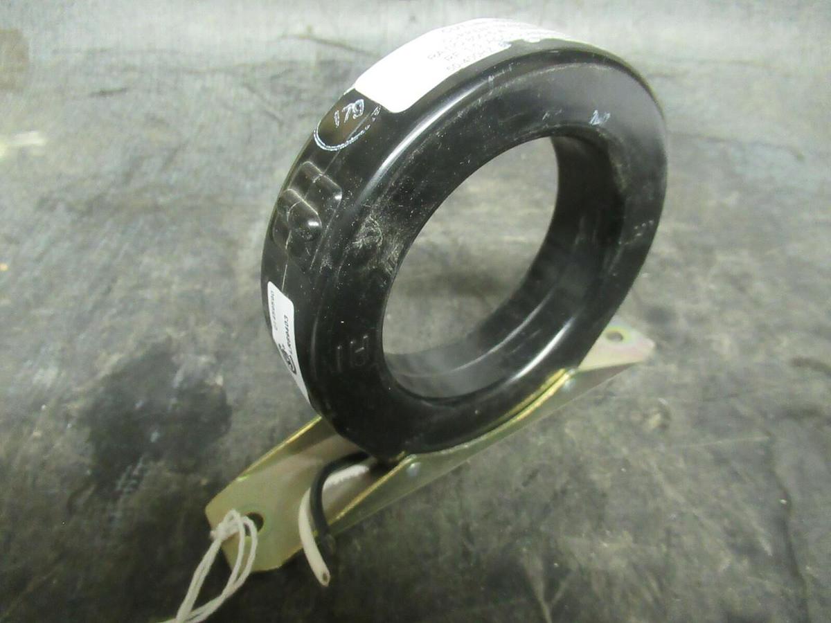 Used CUTLER HAMMER CURRENT TRANSFORMER 76RBL-801 RATIO: 800:5 50-400HZ