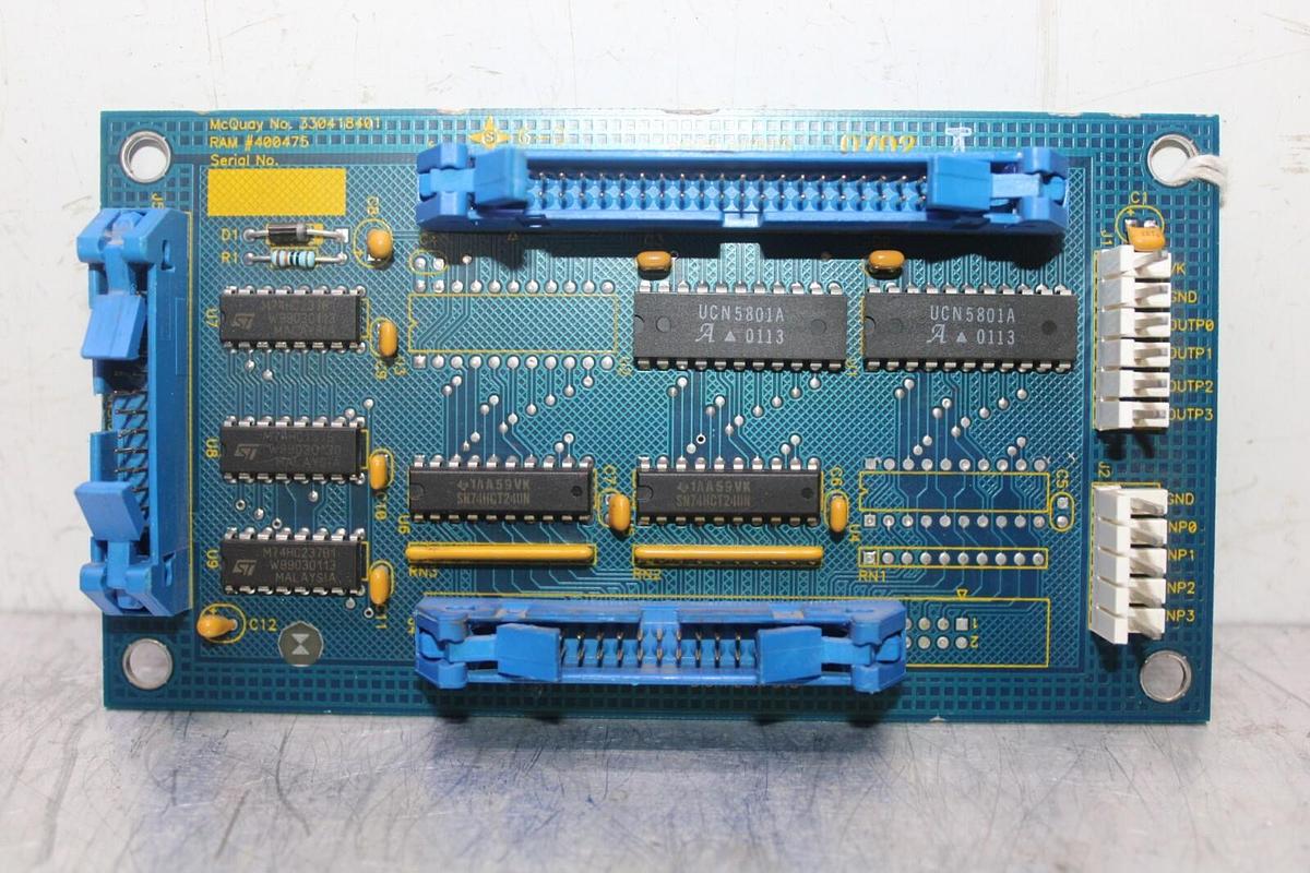 Used MCQUAY CIRCUIT BOARD 330418401 RAM# 400475 **WARRANTY INCLUDED**
