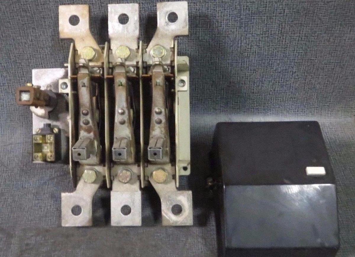 Used SIEMENS FRONT ROTARY OPERATOR SWITCH 1000 AMP 690V  MODEL: 3KE4530-0AA