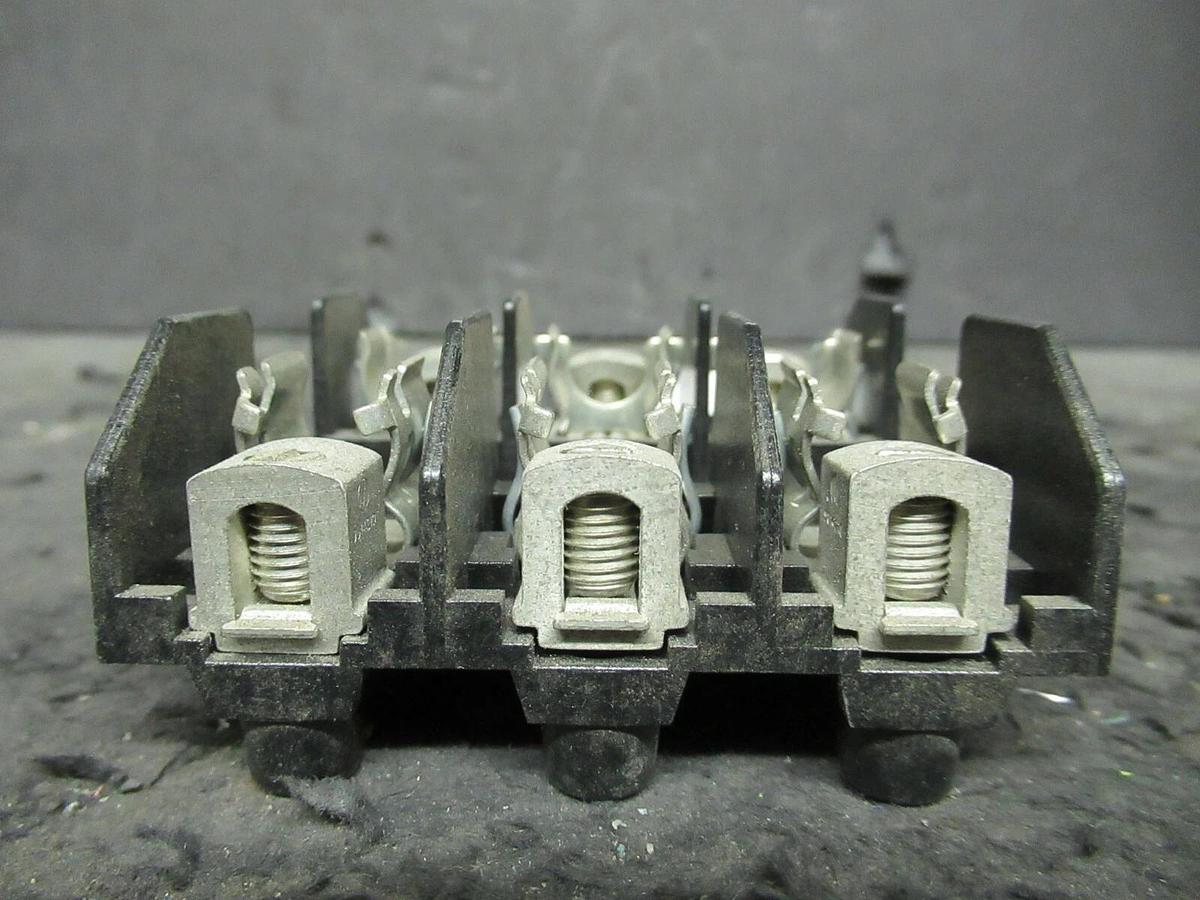 Used LITTELFUSE 30 AMP 240 / 250 VAC 3 POLE / PH FUSEHOLDER FUSE BLOCK LR25030-3CR