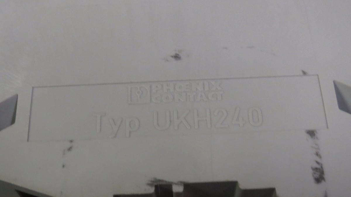Used PHOENIX CONTACT TERMINAL BLOCK 1000V // 380 AMP 600V MODEL: UKH240