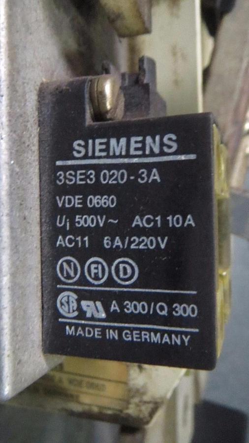 Used SIEMENS FRONT ROTARY OPERATOR SWITCH 1000 AMP 690V  MODEL: 3KE4530-0AA