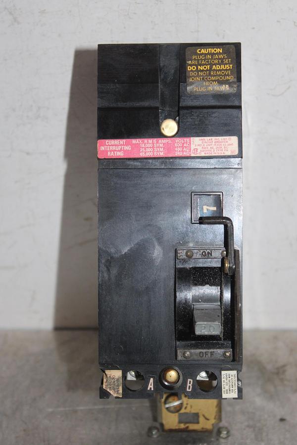 Used SQUARE D I-LINE CIRCUIT BREAKER FH36100 100 AMP 600 VAC 3-POLE