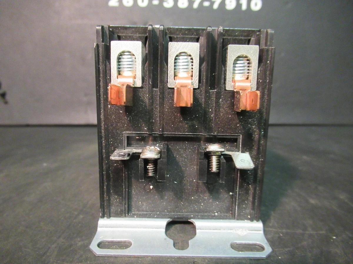 Used TRANE 3-PHASE CONTACTOR CTR02578 600 VAC 50 AMP 25 HP COIL: 120 VAC