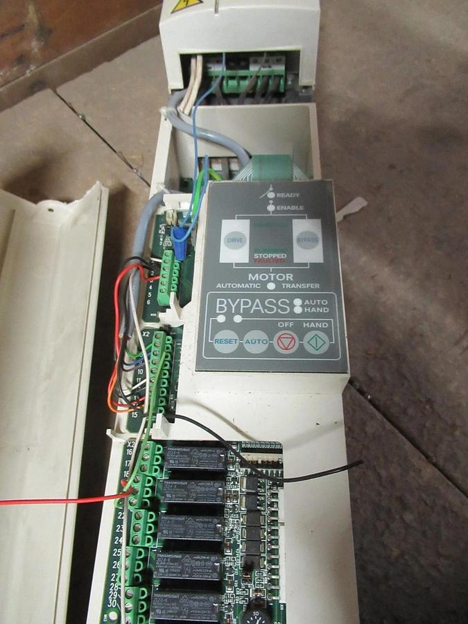 Used ABB VARIABLE SPEED DRIVE ACH401C00932 W/ BYPASS 7.5HP 3PHASE 480V 14.8A TYPE 1