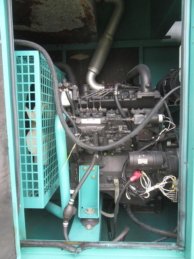 Used 50 KW DIESEL GENERATOR CUMMINS 120/240V B3.3 G2 RECONNECTABLE VIDEO ENCLOSED
