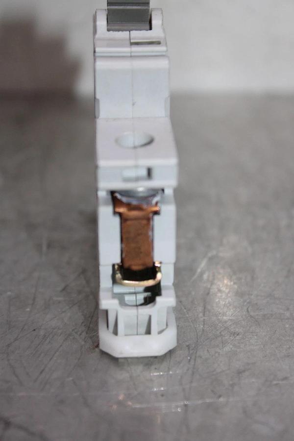 Used CUTLER-HAMMER CIRCUIT BREAKER SCPL1C20 SINGLE POLE 20 AMP 277 VAC C20