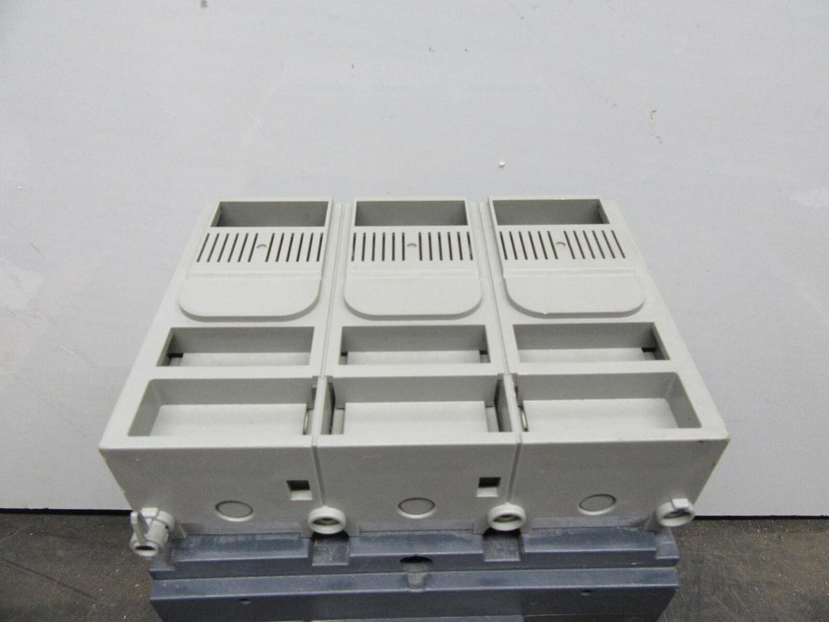 Used MERLIN GERIN COMPACT CIRCUIT BREAKER NSJ600H 240/600 AMP 600 VOLT 3-POLE 3-PHASE