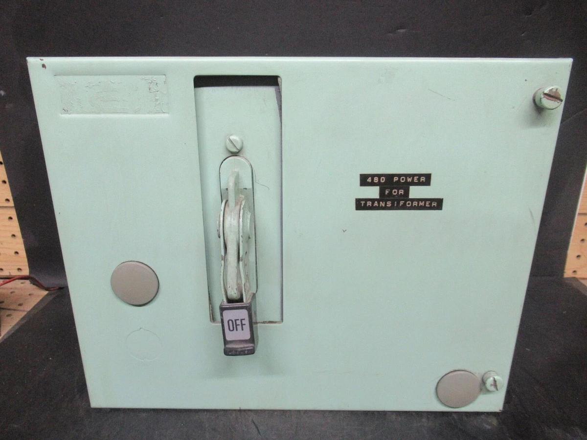 Used CUTLER HAMMER MOTOR CONTROL BUCKET 12" CHASIS 600 V NO BREAKER / STARTER W/ DOOR