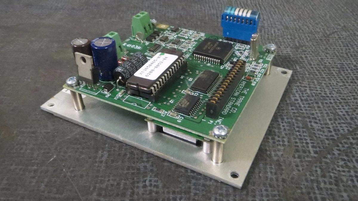 Used (1) TRANE COMM LINK CHILLER DISPLAY INTERFACE 24 VAC MODEL: X13650483-03 HMI