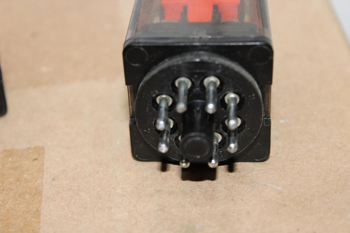 Used LOT OF 2 SCHRACK RELAY RL205110 CAD11A10/024 24 VDC 120/240 VAC 10 AMP