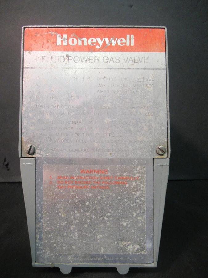 Used HONEYWELL FLUID POWER GAS VALVE V4055A10313 120 VAC 0.33 AMP G-LP GAS 75 PSI
