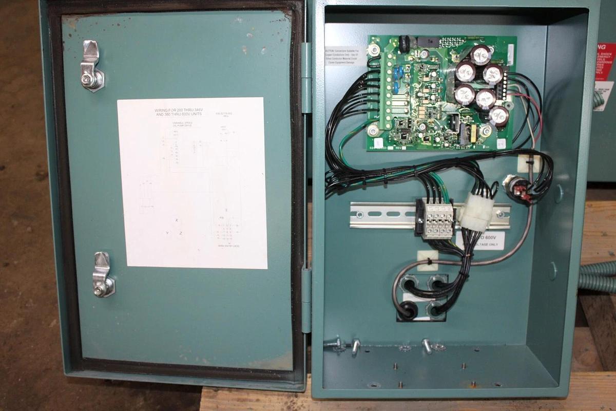Used YORK CHILLER OPTISPEED VSD VSD351-K-46 W/ 371-04118-111 CONTROL PANEL