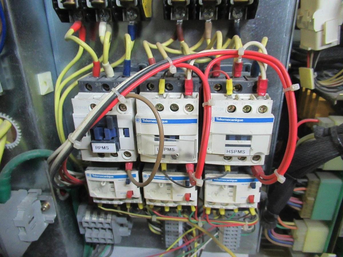 Used TRANE THERMACHILL CONTROL PANEL FOR ABSORBTION CHILLER 180-220 VAC 46.5-50.9 AMP