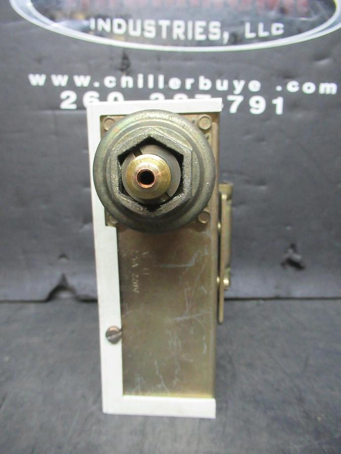 Used TRANE / ALCO PRESSURE CONTROL GAUGE X132400-7401 / FD113-SNBAA-000-07401