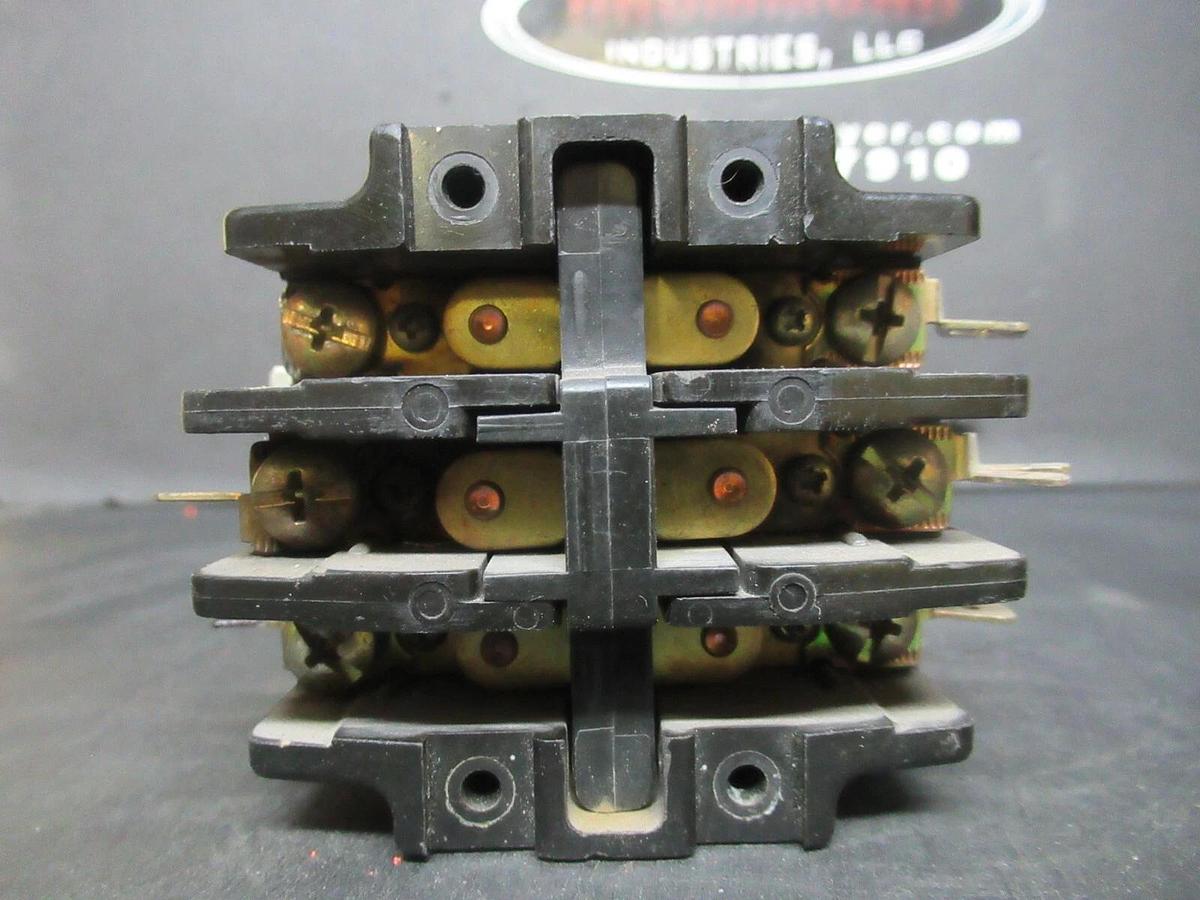 Used FURNAS CONTACTOR 42BE35AF262 30 AMP 600 VAC 3-POLE **WARRANTY**