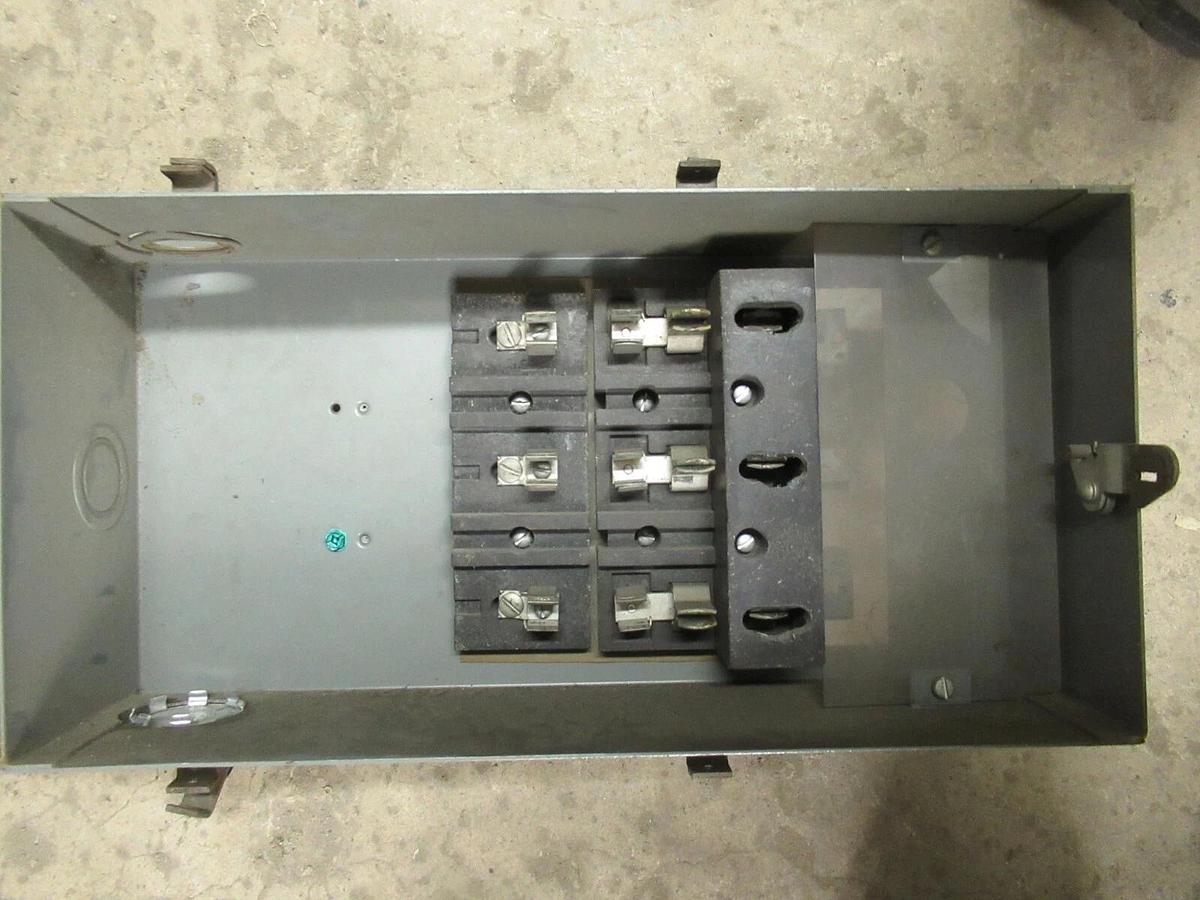 Used WESTINGHOUSE COP 30 AMP 240V FUSIBLE BUSS BUS PLUG STYLE 454D339G03 TAP