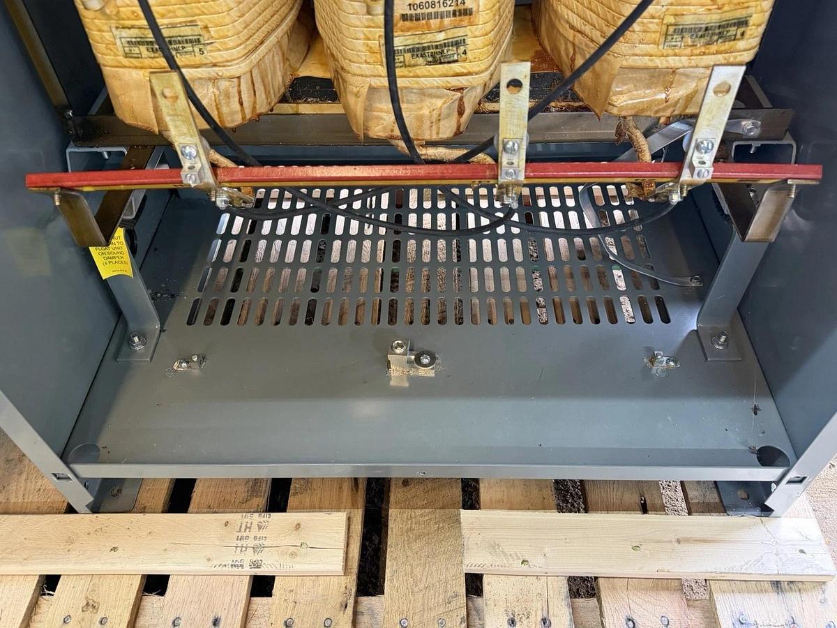 Used 45 KVA SQUARE D TRANSFORMER EX45T3HNLP PRI: 480V @ 54.1A SEC: 208/120V @ 124.9A