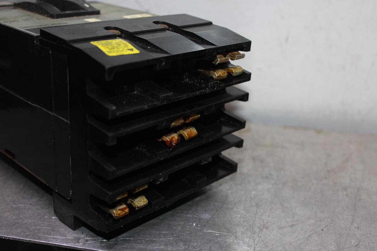 Used SQUARE D I-LINE CIRCUIT BREAKER LA36350 350 AMP 3-POLE 600 VAC
