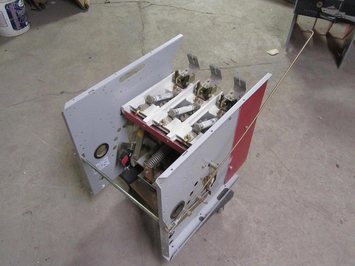 Used CUTLER-HAMMER AMPGARD MEDIUM VOLTAGE CONTACTOR SJS25VW430 2400V 360A COIL: 120V
