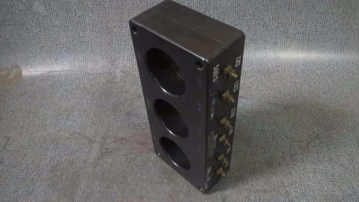 Used CUTLER HAMMER CURRENT TRANSFORMER 500:5A / 50-400 Hz # 2092A37H07 # 3P85-501