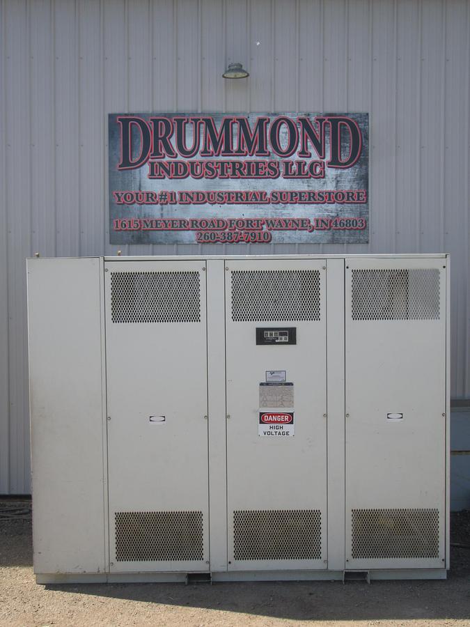 Used 2500 / 3333 KVA SQUARE D TRANSFORMER SUBSTATION INSULATED HV 12470 LV 480