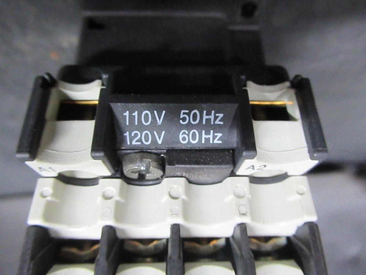 Used KLOCKNER-MOELLER CONTACTOR DIL-R-40 W/ 22-DIL 600 VAC 15 AMP COIL: 110/120 VOLT