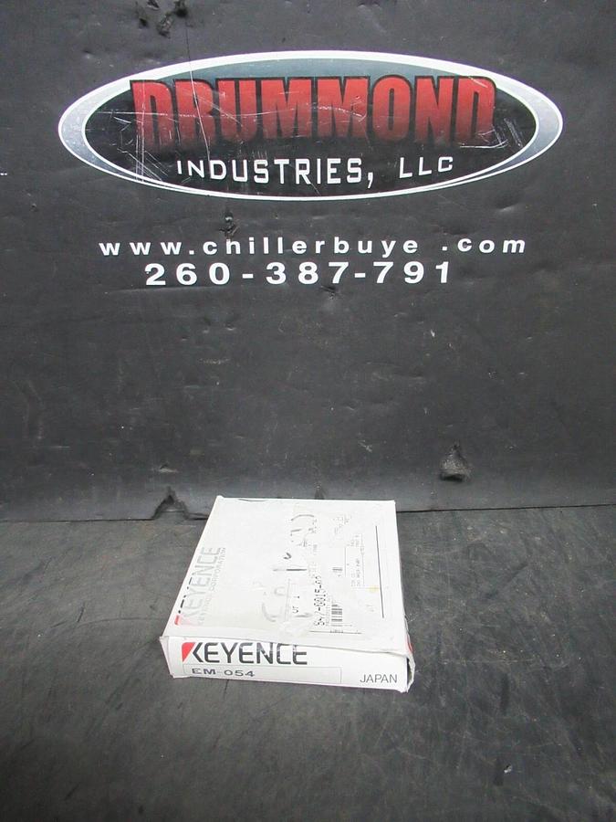NEW IN BOX KEYENCE SHIELDED PROXIMITY SENSOR EM-054 10.8-30 VDC **WARRANTY**