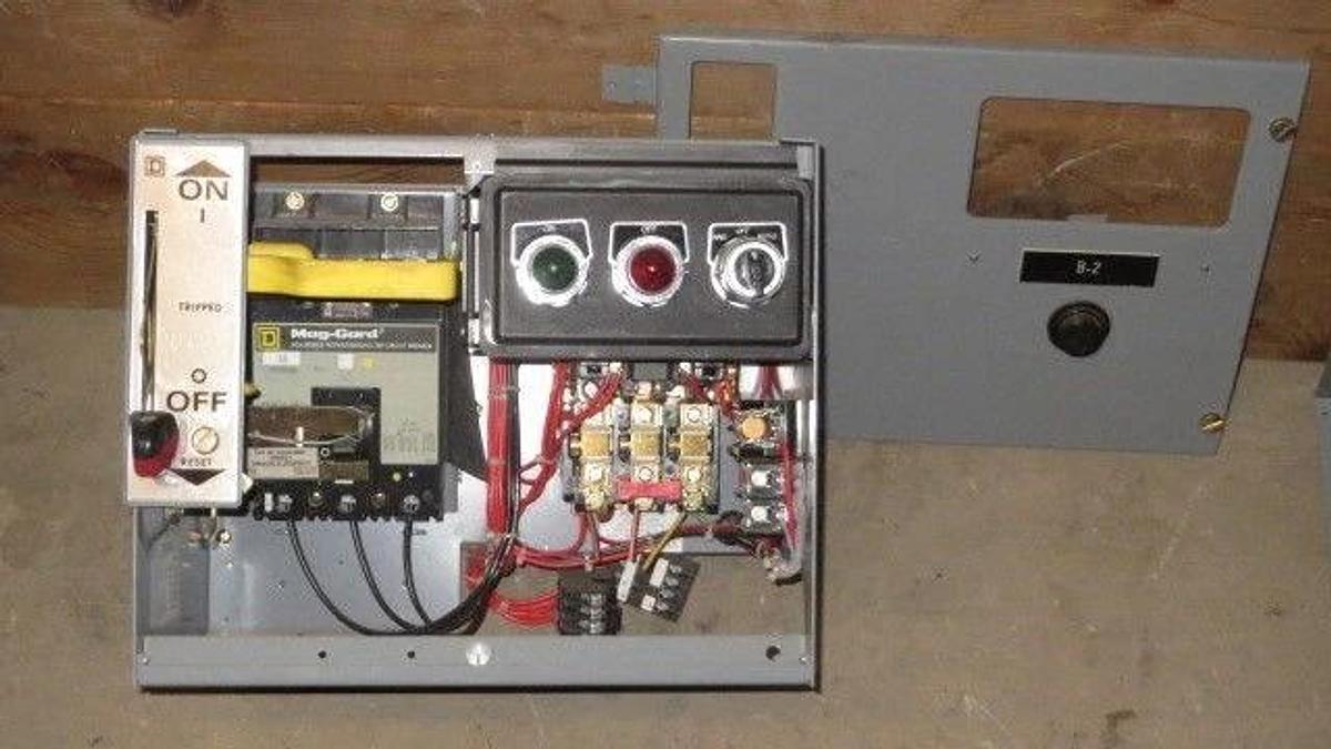 Used SQUARE D 12" MCC BUCKET 3 AMP FHP BREAKER 480 VAC WITH NEMA SIZE 1 STARTER