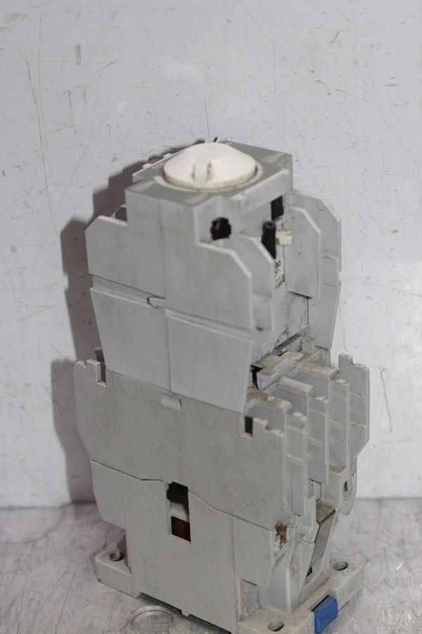 Used CUTLER HAMMER D15CR31 CONTACTOR W/ C320TP2 TIMING RELAY 10-180 SECOND