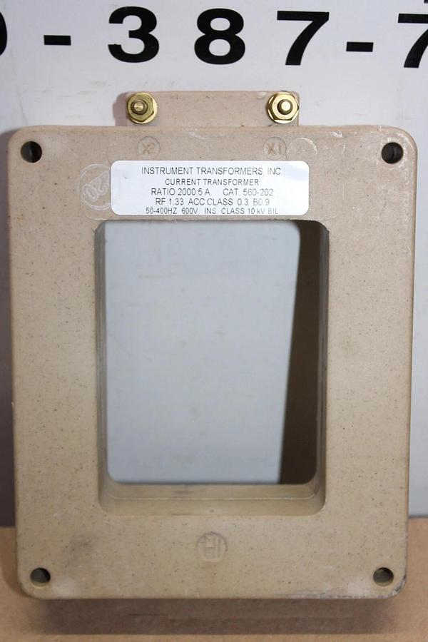 Used INSTRUMENT TRANSFORMERS CURRENT TRANSFORMER 560-202 2000:5A 50-400HZ