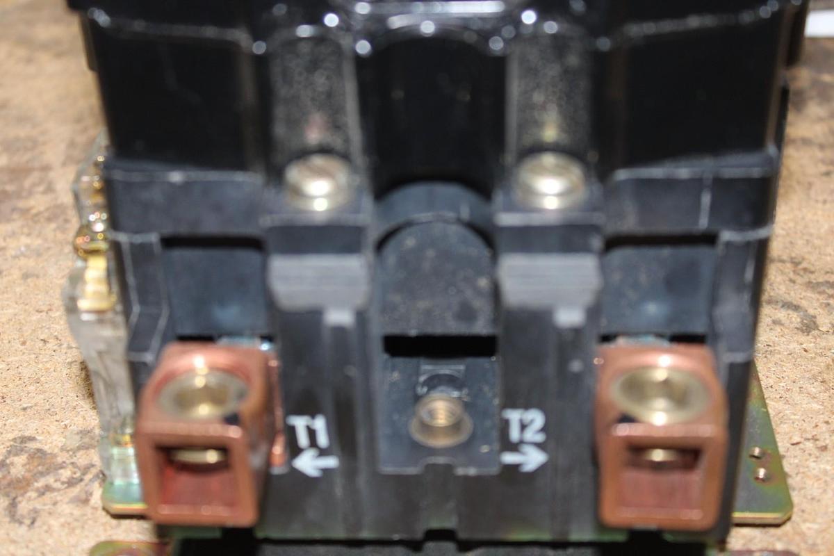 Used SQUARE D NEMA CONTACTOR 8502SF01 SIZE 4 600 VAC COIL: 110/120V